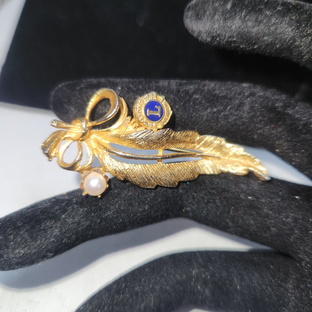 Vintage Lions Club International Gold Tone Leaf Pearl Bow Brooch Pin